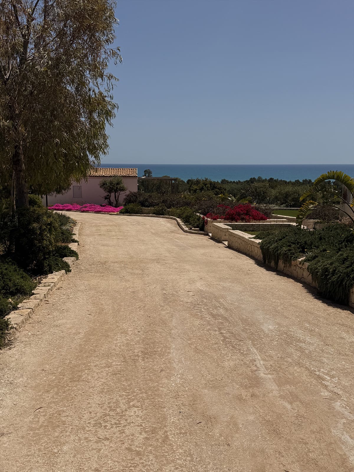 Stabilizzazione e manutenzione viali in villa di Sampieri